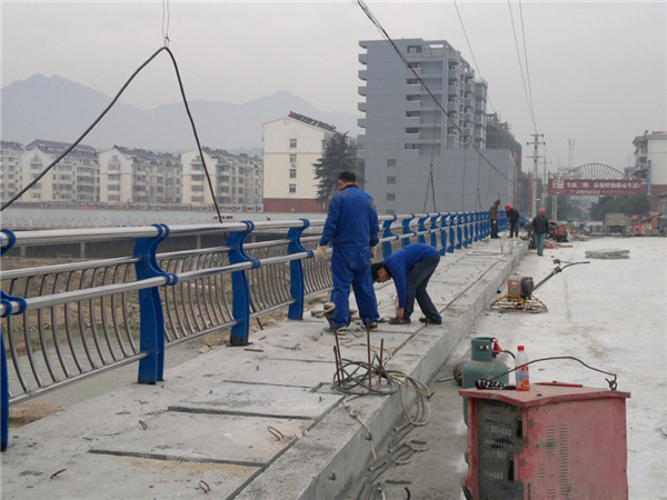 铜梁不锈钢复合管护栏常见问题及解决方案
